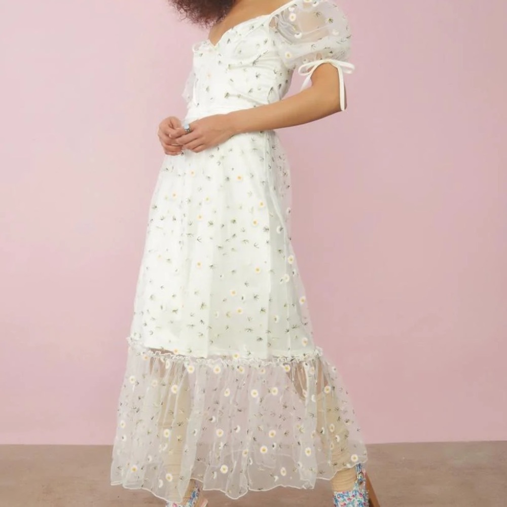 Come away with me daisy maxi dress